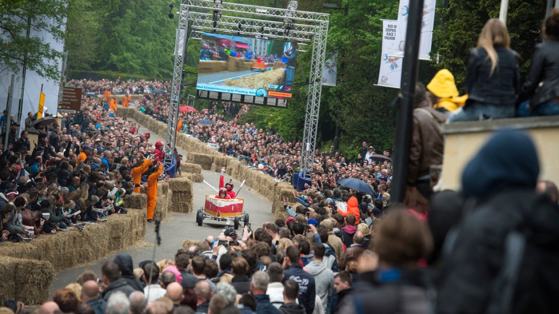 limburgse vlaai tijdens red bull zeepkistenrace